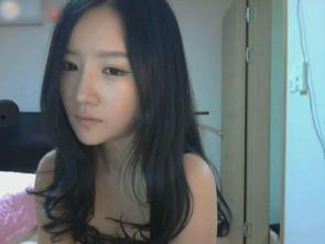 美女主播走光热舞,直播意外走光！美女主播热舞瞬间引发网友热议